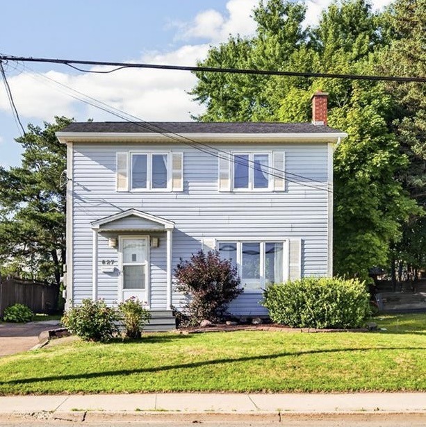 627 Acadie Avenue - Main level